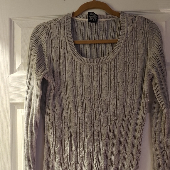 Grey sweater - Picture 1 of 2